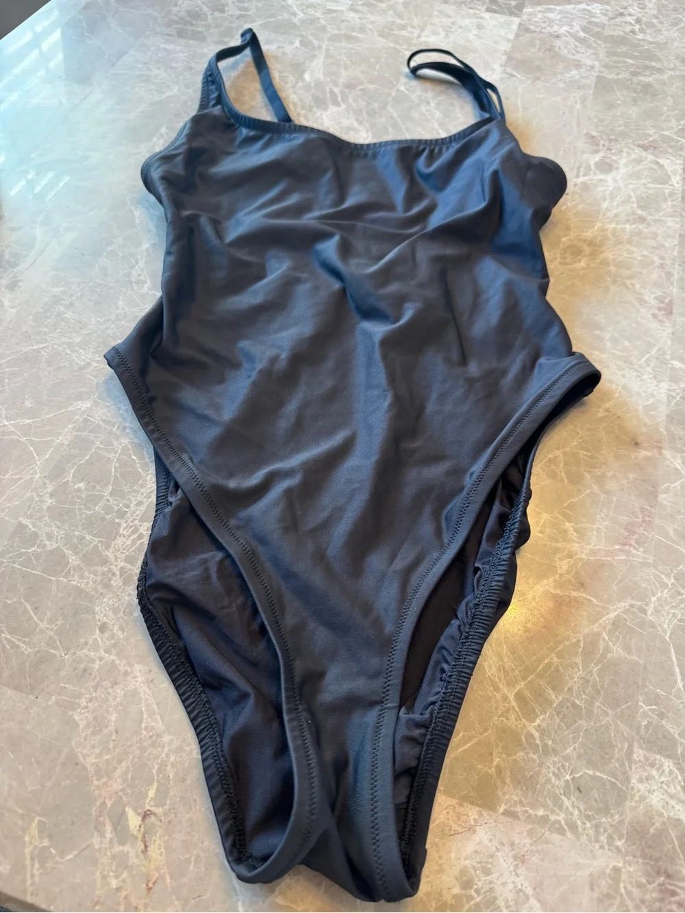 SKIMS SIGNATURE SWIM SCOOP NECK ONE PIECE SMALL